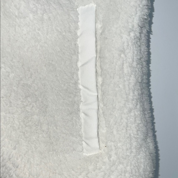 Patagonia White Fleece Vest with High Collar - Picture 3 of 5